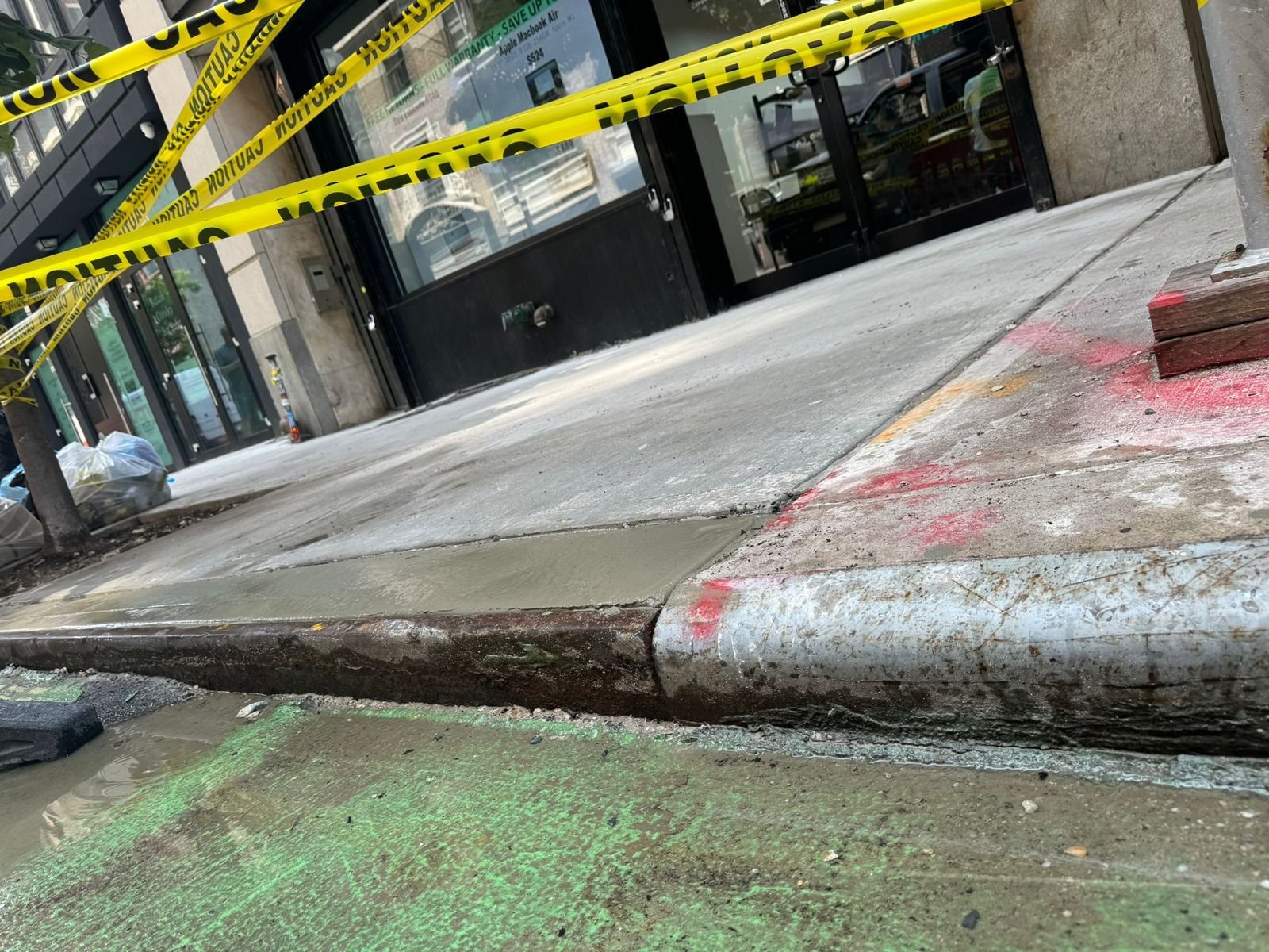 professionals-concrete-sidewalk-repair-at-your-doorstep